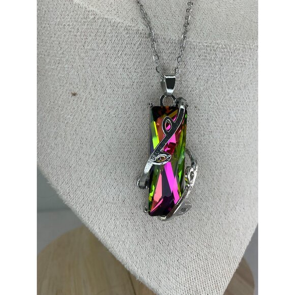 New! Iridescent Crystal Pendant Necklace With Silver-Plated Chain - Picture 5 of 7